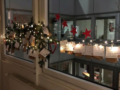 Weihnachten an der Wäscheleine | Die Kolleginnen und Kollegen der Lampe & Schwartze Group unterstützen diese Aktion und werden zum Wunscherfüller.